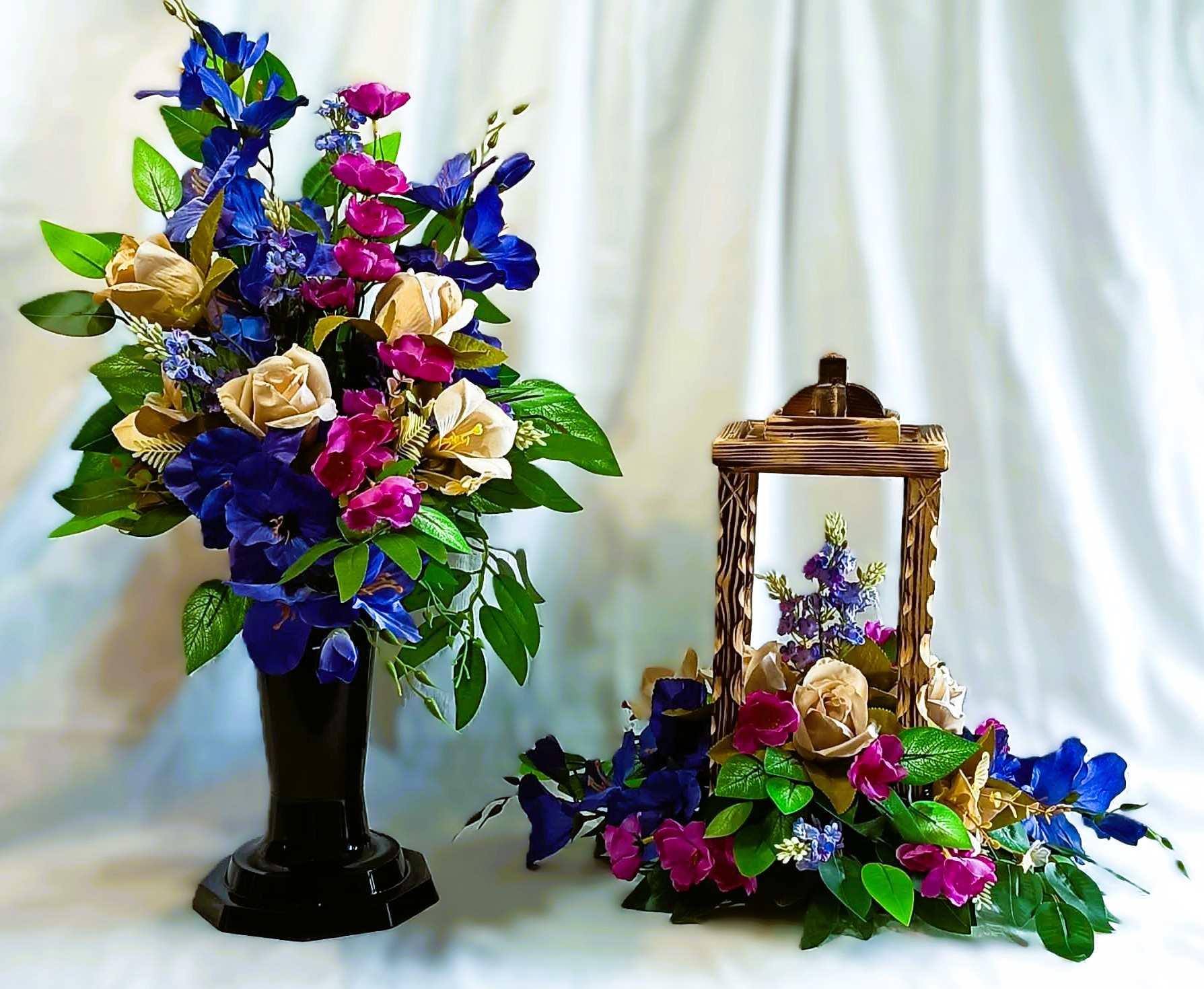 Komplet nagrobny wielobarwny  z latarnią /  Multicoloured grave ornament set with a lantern  #KNG014