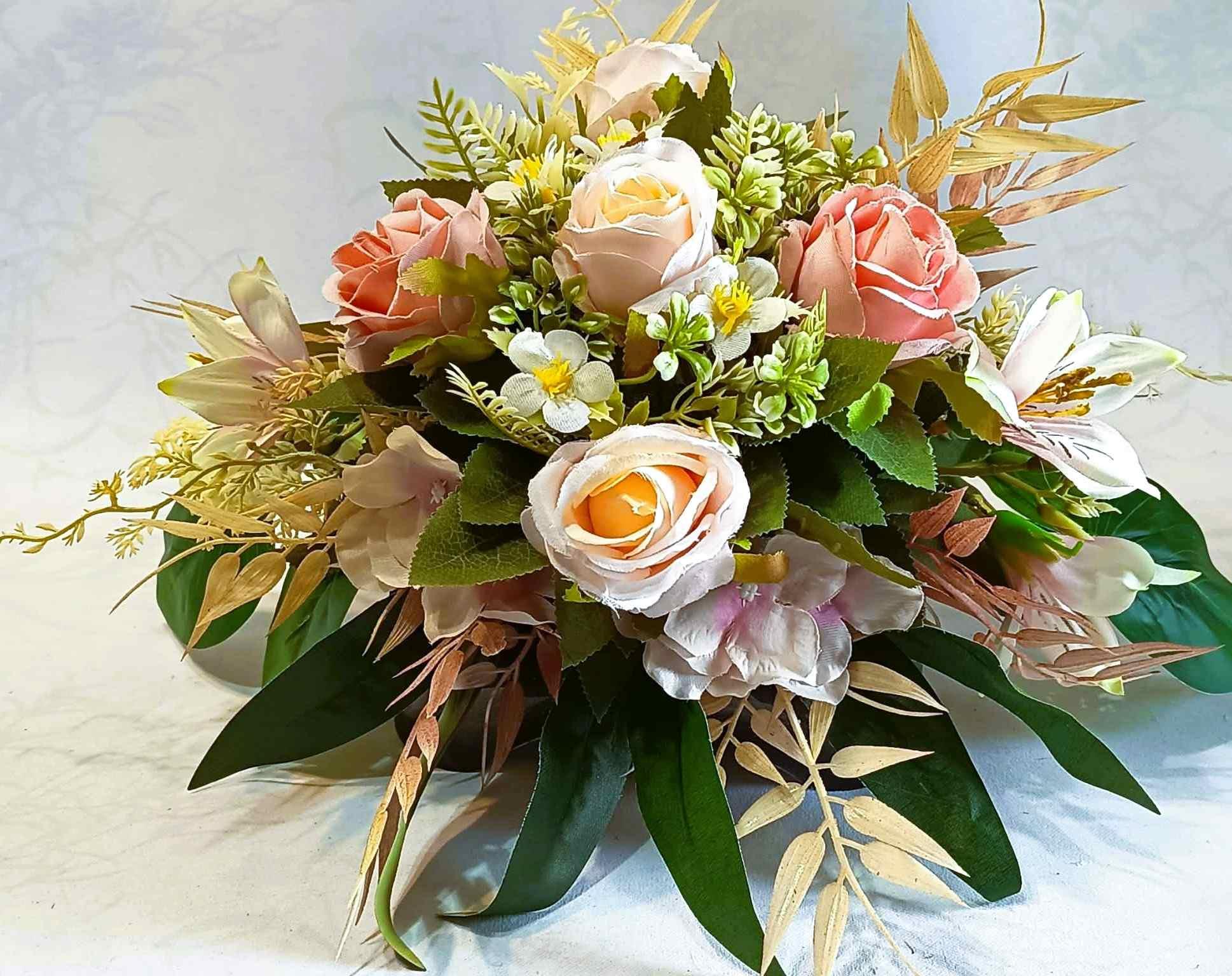 Kompozycja nagrobna pastelowa/  Pastel-colored grave arrangement  #KNG043