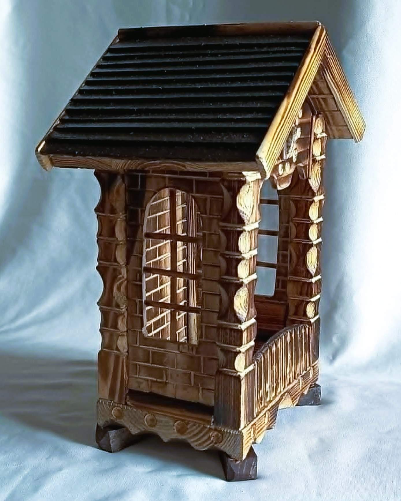 Drewniana, rustykalna kapliczka z oknami  #3 / Wooden, rustic shrine  with windows #3 