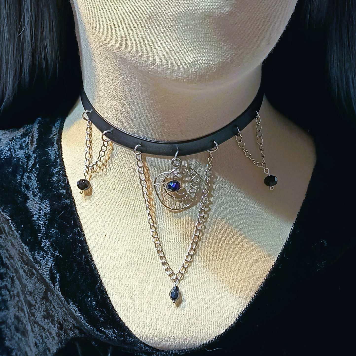 Choker w stylu gotyckim z kryształkami / Gothic-style choker with crystals #0033 4