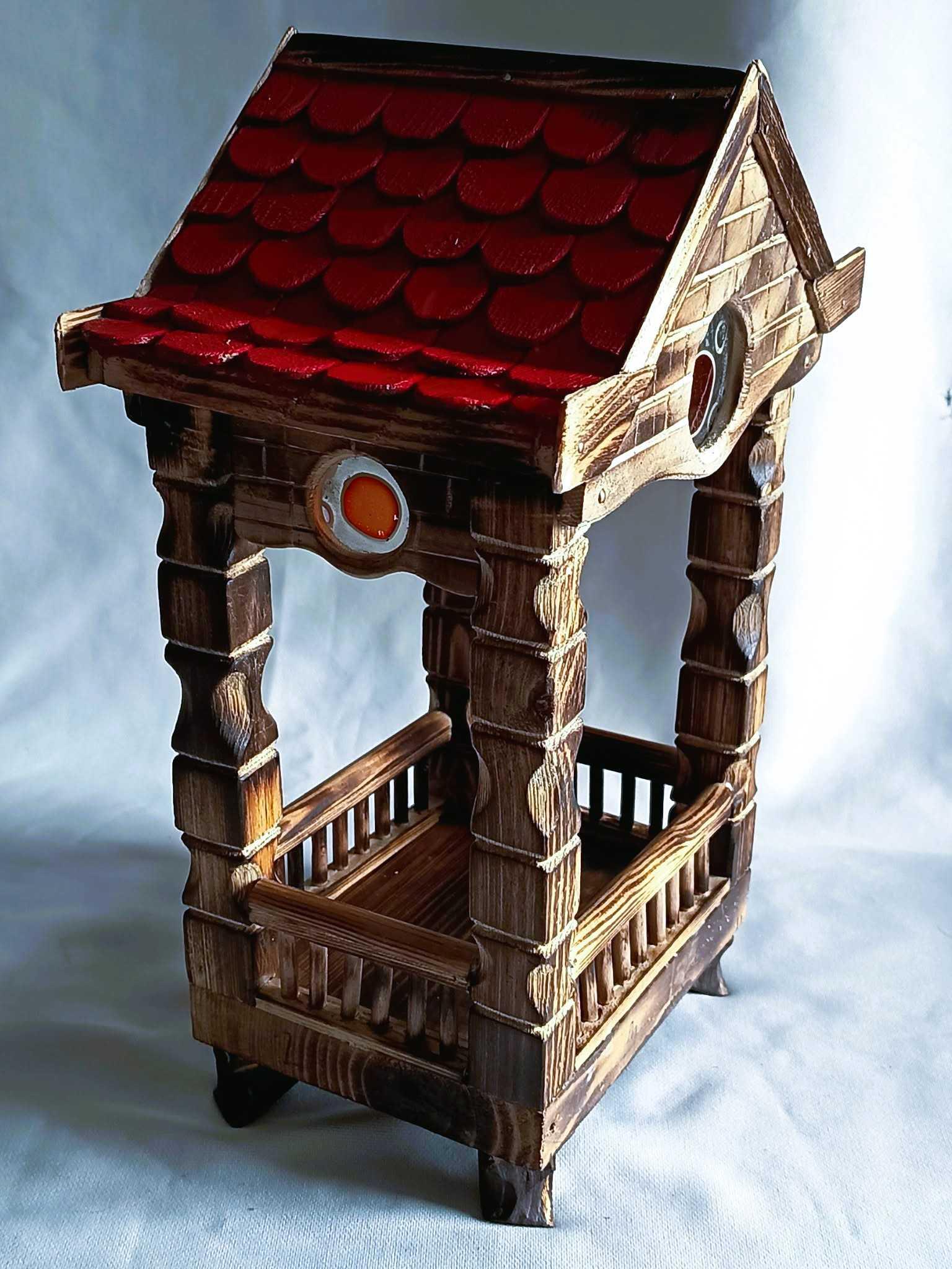 Wyjątkowa, rustykalna kapliczka z drewna #7 /   A unique, rustic wooden shrine  #7