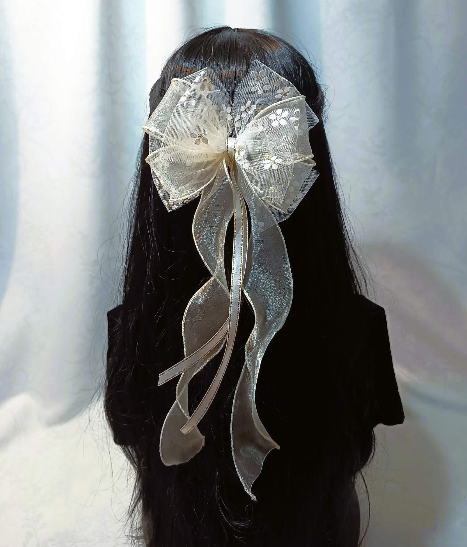 Bajkowa ozdoba "Kokardka królewny Śnieżki" / Fairytale-style decoration: "Snow White's Bow" K-2 4