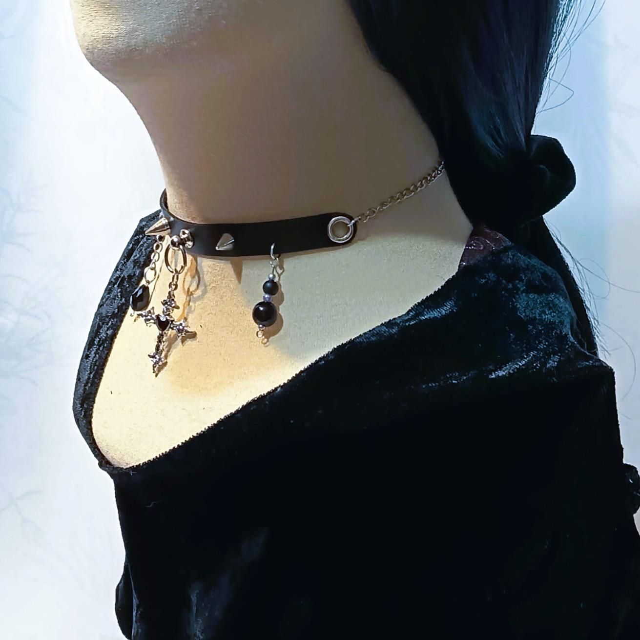 Choker w tylu gotycki z krzyżem / Gothic-style choker with a cross #0032 4